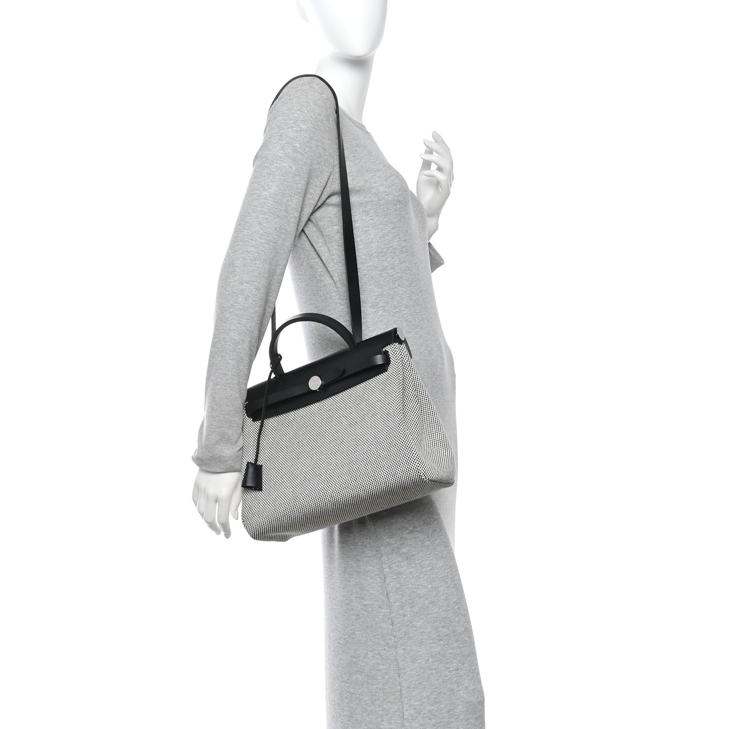 エルメス ヴァッシュ ハンター クロス ヴィンゲ Herbag Zip リターン 31 PM エクリュ ブラック (代金引換)