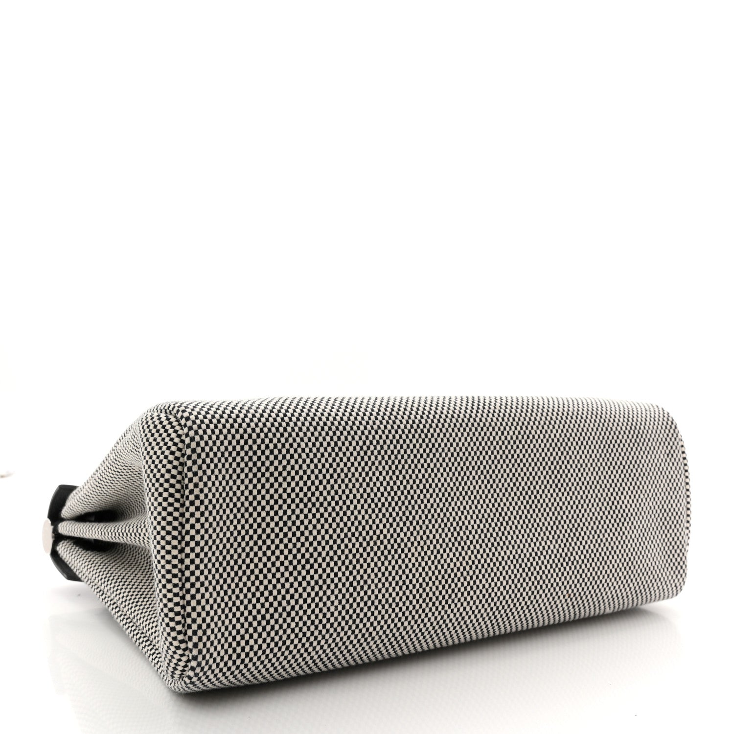 エルメス ヴァッシュ ハンター クロス ヴィンゲ Herbag Zip リターン 31 PM エクリュ ブラック (代金引換)